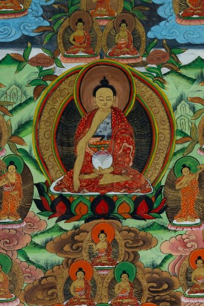 Thangka su seta con figura di Lama centrale e altre divinit�, Tibet, XIX secolo  - Asta Arte orientale  - Associazione Nazionale - Case d'Asta italiane