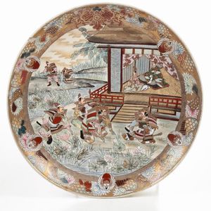 Piatto in porcellana Satsuma raffigurante guerrieri, Giappone, periodo Meiji (1868-1912)  - Asta Arte orientale  - Associazione Nazionale - Case d'Asta italiane