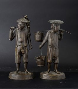 Due figure di contadini in bronzo, Cina, XX secolo  - Asta Arte orientale  - Associazione Nazionale - Case d'Asta italiane