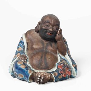 Figura di Budai in porcellana Yixing parzialmente smaltata, Giappone, periodo Meiji (1868-1912)  - Asta Arte orientale  - Associazione Nazionale - Case d'Asta italiane
