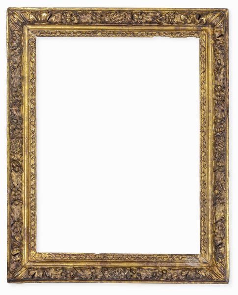 Cornice in legno dorato a tre ordini di intaglio. Italia centrale XVII secolo  - Asta Cornici Antiche - Associazione Nazionale - Case d'Asta italiane