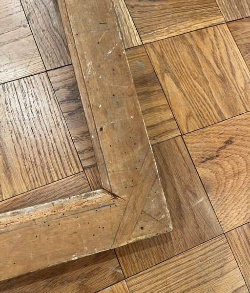 Cornice in legno intagliato e dorato. Italia centrale XVIII secolo  - Asta Cornici Antiche - Associazione Nazionale - Case d'Asta italiane