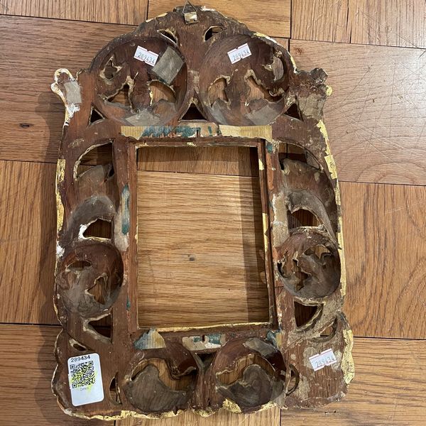 Cornice in legno intagliato, traforato e dorato. Italia XVII secolo  - Asta Cornici Antiche - Associazione Nazionale - Case d'Asta italiane