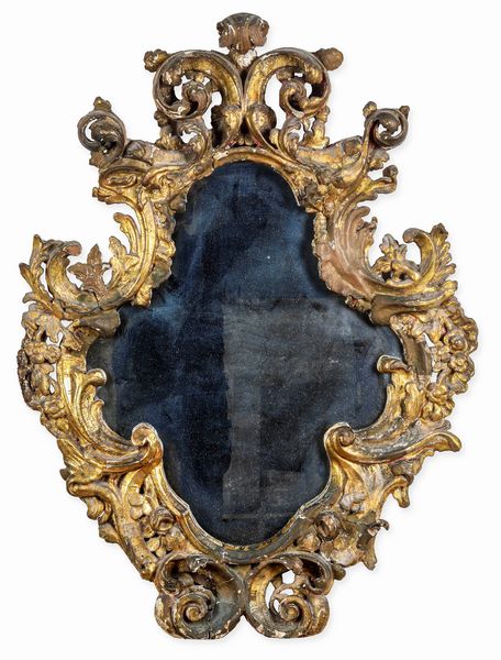 Specchiera sagomata con cornice in legno intagliato e dorato, XVII secolo  - Asta Cornici Antiche - Associazione Nazionale - Case d'Asta italiane