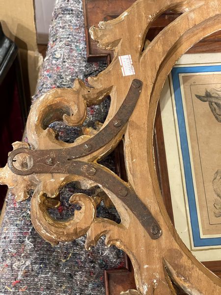 Cornice ovale in legno intagliato e dorato. Emilia XVIII secolo  - Asta Cornici Antiche - Associazione Nazionale - Case d'Asta italiane