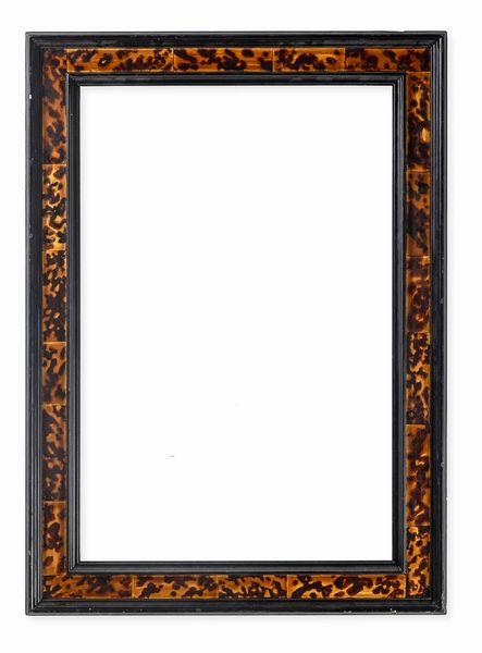 Cornice decorata in nero e falsa tartaruga, XX secolo  - Asta Cornici Antiche - Associazione Nazionale - Case d'Asta italiane