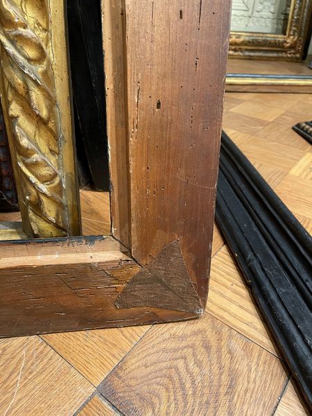 Cornice modanata in legno ebanizzato e dorato, Umbria XVII secolo  - Asta Cornici Antiche - Associazione Nazionale - Case d'Asta italiane