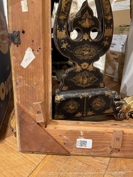 Cornice in pastiglia dorata a foglie dacanto, Francia XIX secolo  - Asta Cornici Antiche - Associazione Nazionale - Case d'Asta italiane