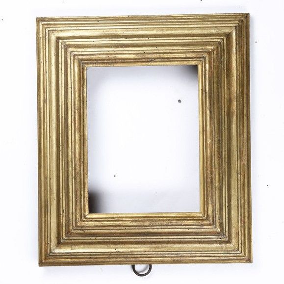 Cornice in legno intagliato e dorato. Italia centrale XVIII secolo  - Asta Cornici Antiche - Associazione Nazionale - Case d'Asta italiane