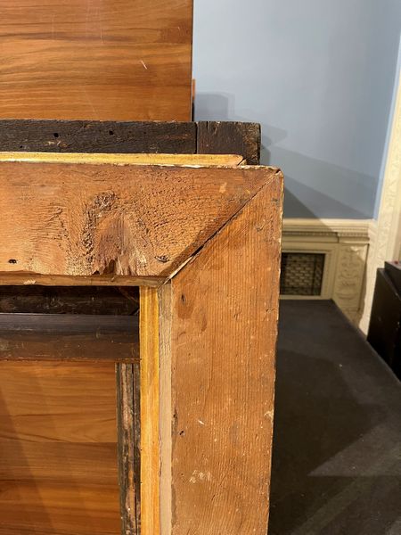 Coppia di cornici a cassetta in legno laccato con profilo in oro, centro Italia XVII secolo  - Asta Cornici Antiche - Associazione Nazionale - Case d'Asta italiane