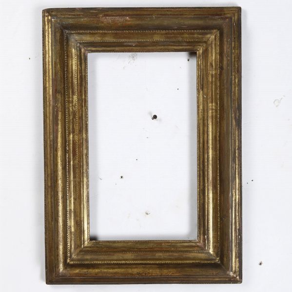 Cornice in legno intagliato e dorato. Piemonte XVIII secolo  - Asta Cornici Antiche - Associazione Nazionale - Case d'Asta italiane