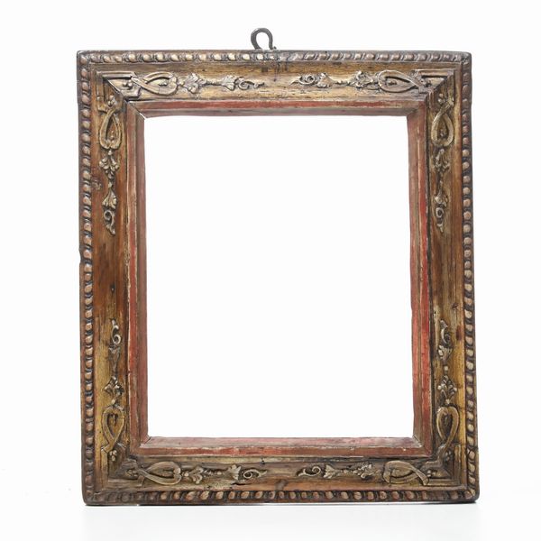 Cornice in legno intagliato e dorato. Centro Italia XVII-XVIII secolo  - Asta Cornici Antiche - Associazione Nazionale - Case d'Asta italiane