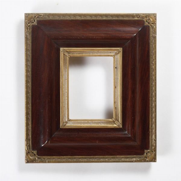 Bella cornice con profilature esterne e interne in bronzo dorato. XIX-XX secolo  - Asta Cornici Antiche - Associazione Nazionale - Case d'Asta italiane