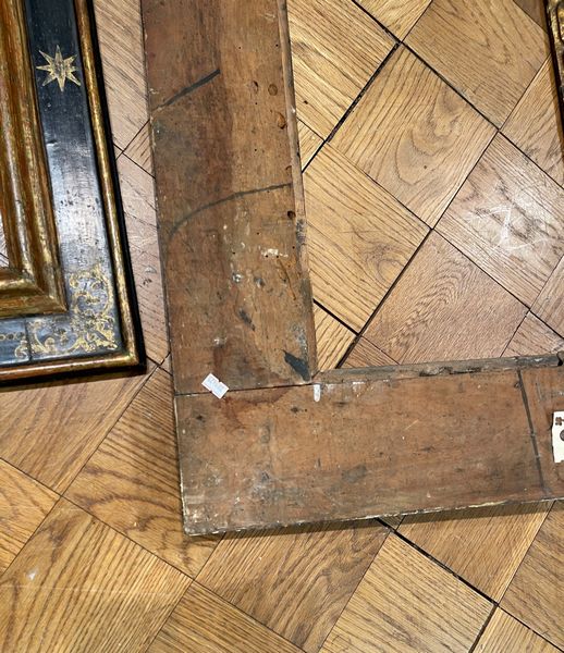 Cornice a cassetta in legno ebanizzato con racemi dorati. Toscana XVII secolo  - Asta Cornici Antiche - Associazione Nazionale - Case d'Asta italiane