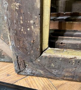 Cornice in legno dorato a tre ordini di intaglio. Italia centrale XVII secolo  - Asta Cornici Antiche - Associazione Nazionale - Case d'Asta italiane