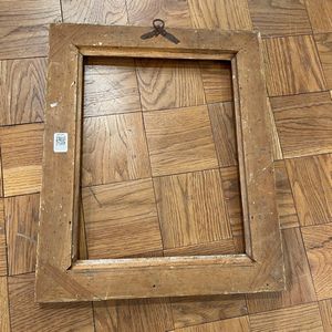 Cornice in legno intagliato e dorato. Italia centrale XVIII secolo  - Asta Cornici Antiche - Associazione Nazionale - Case d'Asta italiane