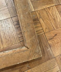 Cornice in legno intagliato e dorato. Italia centrale XVIII secolo  - Asta Cornici Antiche - Associazione Nazionale - Case d'Asta italiane