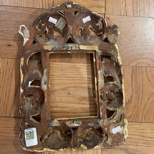 Cornice in legno intagliato, traforato e dorato. Italia XVII secolo  - Asta Cornici Antiche - Associazione Nazionale - Case d'Asta italiane