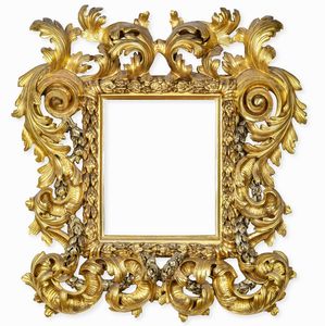 Cornice in legno intagliato, traforato e dorato. XX secolo  - Asta Cornici Antiche - Associazione Nazionale - Case d'Asta italiane