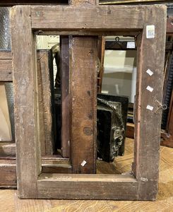 Cornice ebanizzata con foglie intagliate e dorate. XVII-XVIII secolo  - Asta Cornici Antiche - Associazione Nazionale - Case d'Asta italiane