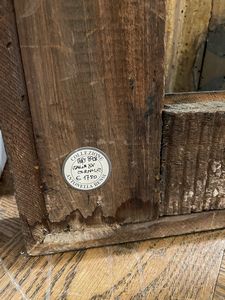 Cornice guilloch in legno intagliato, ebanizzato con riserve a finta tartaruga. XIX secolo  - Asta Cornici Antiche - Associazione Nazionale - Case d'Asta italiane