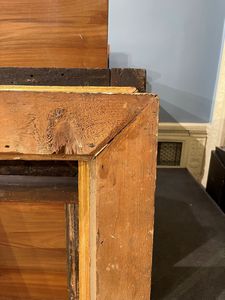 Coppia di cornici a cassetta in legno laccato con profilo in oro, centro Italia XVII secolo  - Asta Cornici Antiche - Associazione Nazionale - Case d'Asta italiane