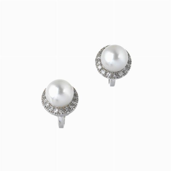PAIO DI ORECCHINI CON PERLE E DIAMANTI  - Asta GIOIELLI - Associazione Nazionale - Case d'Asta italiane