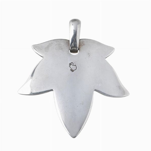 POMELLATO : DODO POMELLATO PENDENTE A FORMA DI FOGLIA  - Asta GIOIELLI - Associazione Nazionale - Case d'Asta italiane