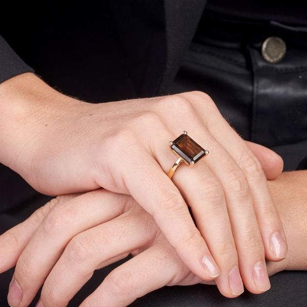 ANELLO CON QUARZO FUME  - Asta GIOIELLI - Associazione Nazionale - Case d'Asta italiane