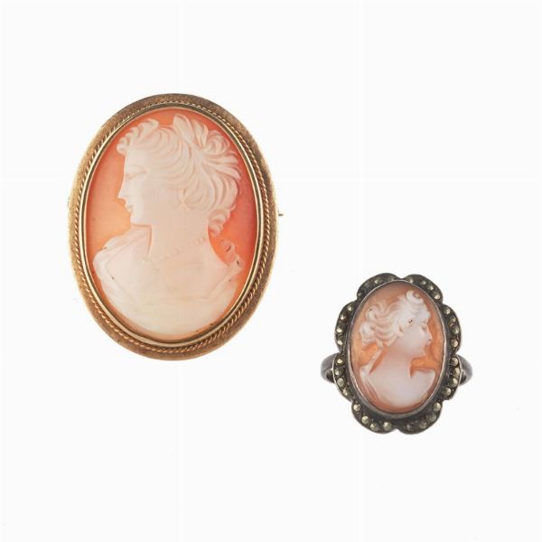 LOTTO COMPOSTO DA SPILLA E ANELLO  - Asta GIOIELLI - Associazione Nazionale - Case d'Asta italiane