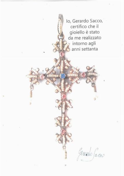 GERARDO SACCO PENDENTE A FORMA DI CROCE CON SPILLA  - Asta GIOIELLI - Associazione Nazionale - Case d'Asta italiane