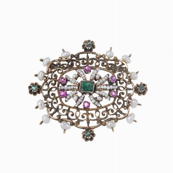 GERARDO SACCO DUE SPILLE CON PERLE E PIETRE DI COLORE  - Asta GIOIELLI - Associazione Nazionale - Case d'Asta italiane