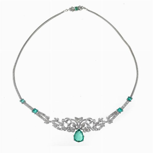 COLLANA A TRALCI CON SMERALDI E DIAMANTI  - Asta GIOIELLI - Associazione Nazionale - Case d'Asta italiane