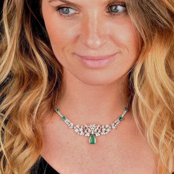 COLLANA A TRALCI CON SMERALDI E DIAMANTI  - Asta GIOIELLI - Associazione Nazionale - Case d'Asta italiane