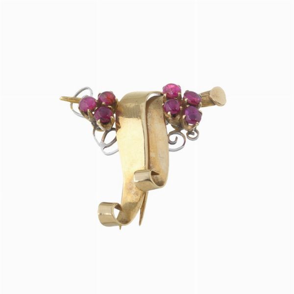 SPILLA A TRALCIO CON RUBINI  - Asta GIOIELLI - Associazione Nazionale - Case d'Asta italiane