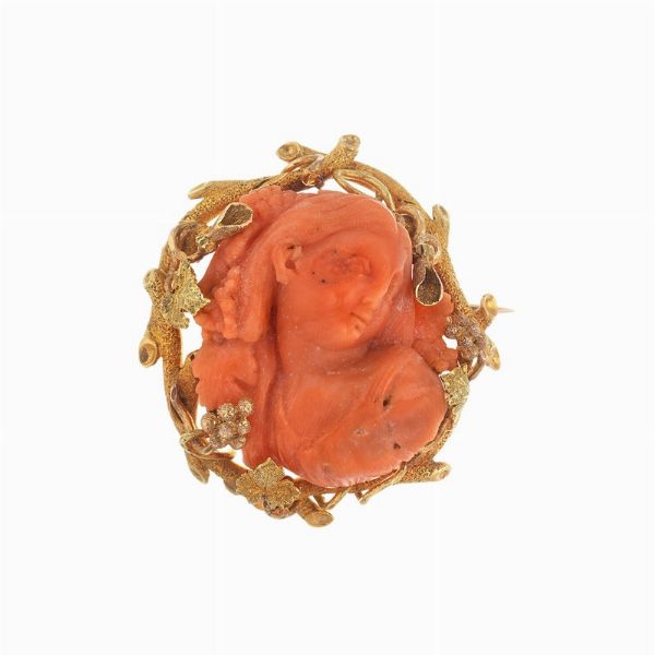 SPILLA CON CORALLO  - Asta GIOIELLI - Associazione Nazionale - Case d'Asta italiane