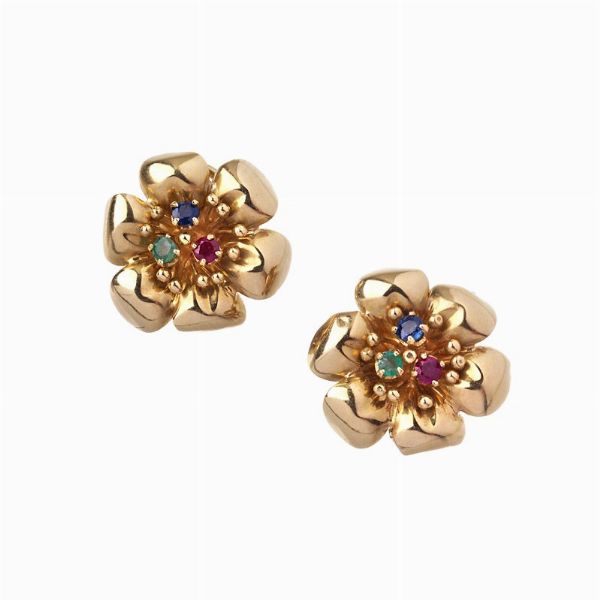 PAIO DI ORECCHINI A FORMA DI FIORI CON PIETRE DI COLORE  - Asta GIOIELLI - Associazione Nazionale - Case d'Asta italiane