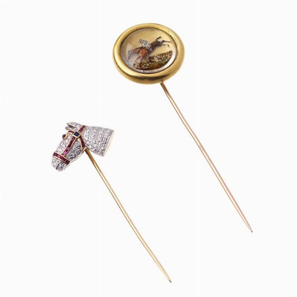 DUE SPILLE A TEMA EQUINO  - Asta GIOIELLI - Associazione Nazionale - Case d'Asta italiane