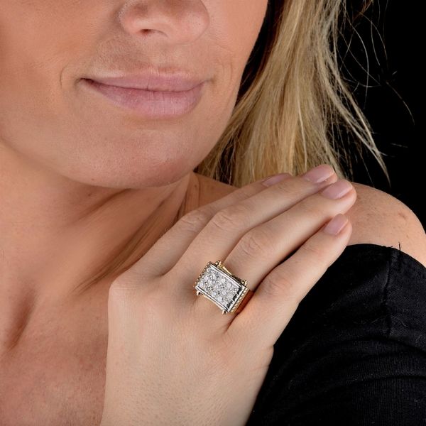 ANELLO A FASCIA CON DIAMANTI  - Asta GIOIELLI - Associazione Nazionale - Case d'Asta italiane