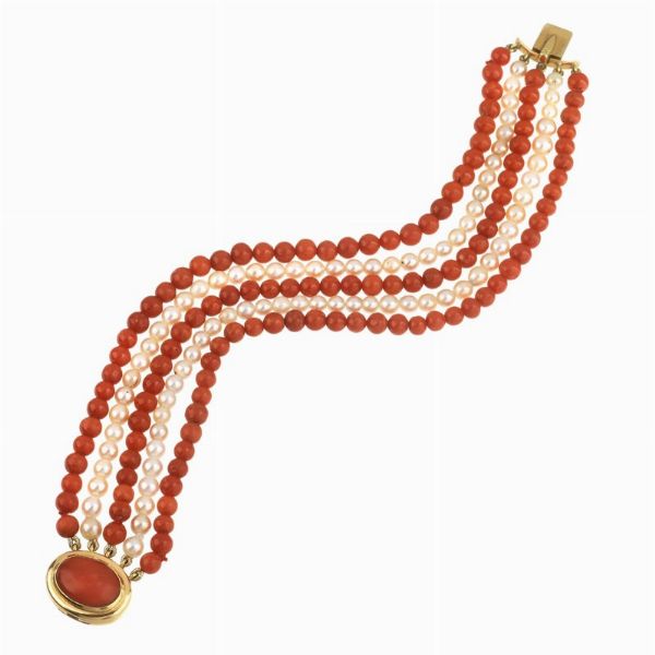 BRACCIALE CON PERLE E CORALLO  - Asta GIOIELLI - Associazione Nazionale - Case d'Asta italiane