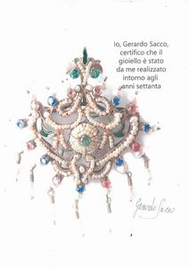 GERARDO SACCO DUE SPILLE CON PERLE E PIETRE DI COLORE  - Asta GIOIELLI - Associazione Nazionale - Case d'Asta italiane