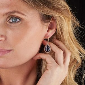 PAIO DI ORECCHINI PENDENTI CON PIETRE SINTETICHE E DIAMANTI  - Asta GIOIELLI - Associazione Nazionale - Case d'Asta italiane