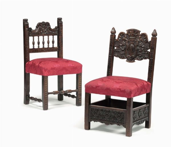 Due sedie da balia in legno intagliato, XIX secolo  - Asta Una Nobile Dimora Fiorentina - Associazione Nazionale - Case d'Asta italiane