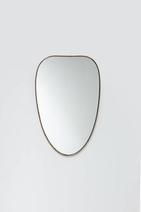 PRODUZIONE ITALIANA - Specchio da parete con bordo in ottone e vetro specchiato.  Anni '50 cm 73x48 Difetti