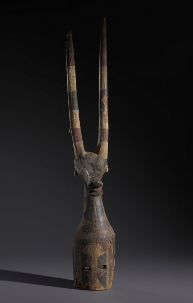 Kurumba - Burkina Faso : Nello stile di Maschera zoomorfa in legno, pigmenti e conchiglie  - Asta Asta 444 | AFRICA, OCEANIA E AMERICHE - ARTIGIANATO AFRICANO: VARI COMMITTENTI E SELEZIONE DALLA COLLEZIONE BARTOLOMUCCI Online - Associazione Nazionale - Case d'Asta italiane