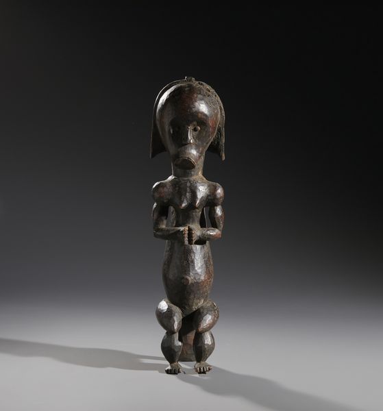 Fang - Gabon : Nello stile di Scultura antropomorfa guardiano di reliquiario Legno duro a patina scura  - Asta Asta 444 | AFRICA, OCEANIA E AMERICHE - ARTIGIANATO AFRICANO: VARI COMMITTENTI E SELEZIONE DALLA COLLEZIONE BARTOLOMUCCI Online - Associazione Nazionale - Case d'Asta italiane