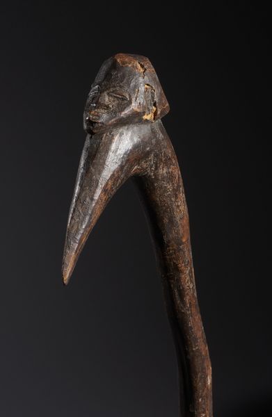 Lobi - Burkina Faso/Costa d'Avorio : Nello stile di Bastone-Insegna di  comando con testa antropomorfa  in legno duro a patina marrone  - Asta Asta 444 | AFRICA, OCEANIA E AMERICHE - ARTIGIANATO AFRICANO: VARI COMMITTENTI E SELEZIONE DALLA COLLEZIONE BARTOLOMUCCI Online - Associazione Nazionale - Case d'Asta italiane