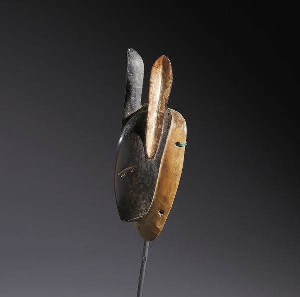 Guro - Costa d'Avorio : Nello stile di Maschera lepre in legno duro a patina naturale,  pigmento e caolino  - Asta Asta 444 | AFRICA, OCEANIA E AMERICHE - ARTIGIANATO AFRICANO: VARI COMMITTENTI E SELEZIONE DALLA COLLEZIONE BARTOLOMUCCI Online - Associazione Nazionale - Case d'Asta italiane