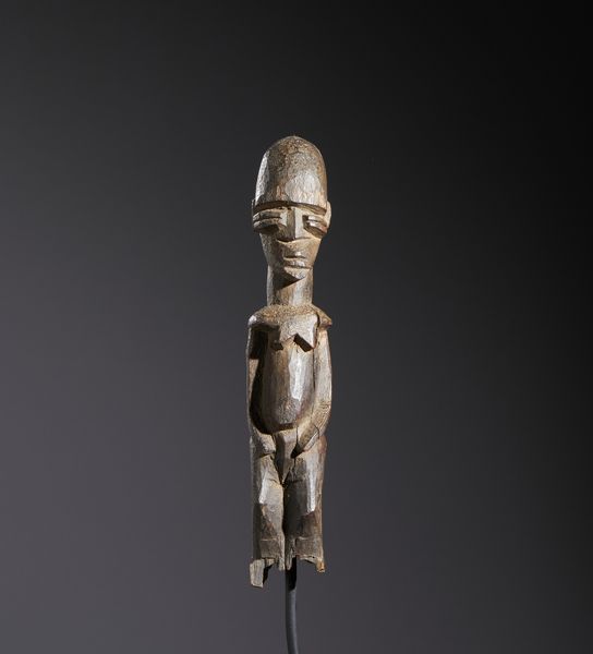 Lobi - Burkina Faso/Costa d'Avorio : Nello stile di Scultura antropomorfa  in legno duro a patina scura  - Asta Asta 444 | AFRICA, OCEANIA E AMERICHE - ARTIGIANATO AFRICANO: VARI COMMITTENTI E SELEZIONE DALLA COLLEZIONE BARTOLOMUCCI Online - Associazione Nazionale - Case d'Asta italiane