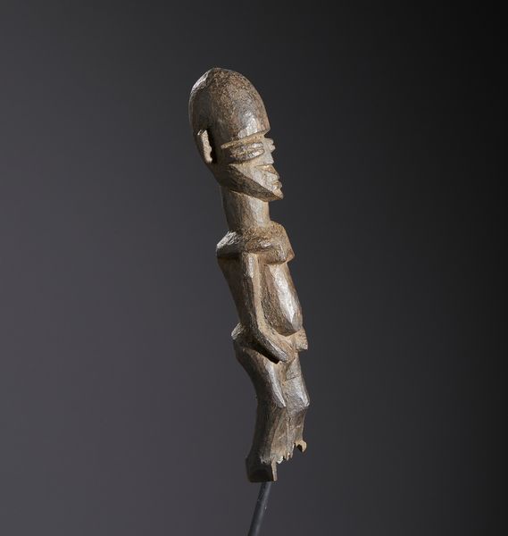 Lobi - Burkina Faso/Costa d'Avorio : Nello stile di Scultura antropomorfa  in legno duro a patina scura  - Asta Asta 444 | AFRICA, OCEANIA E AMERICHE - ARTIGIANATO AFRICANO: VARI COMMITTENTI E SELEZIONE DALLA COLLEZIONE BARTOLOMUCCI Online - Associazione Nazionale - Case d'Asta italiane